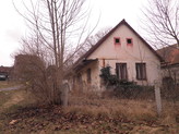 Menší domek v malé obci Radějov u Buřenic