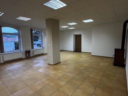 Pronájem obchodních nebo kancelářských prostor - Fotka 1