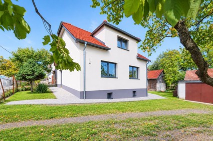Nadstandardně zrekonstruovaný rodinný dům 4+1 se zahradou ve Stříteži, okr Třebíč - Fotka 36